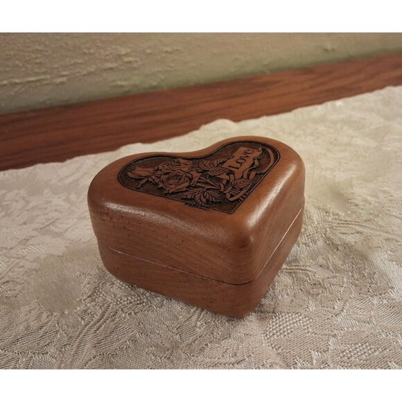Wilderness Woods Heart Jewelry Ring Box Engraved Roses Love Vintage Wooden Small - Picture 6 of 10